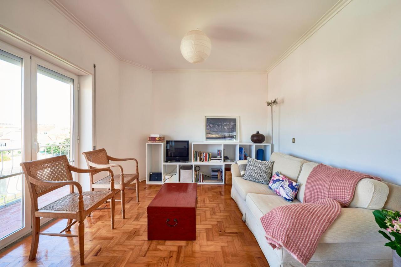 Bright Apartment With Garden In Cascaes Exterior foto