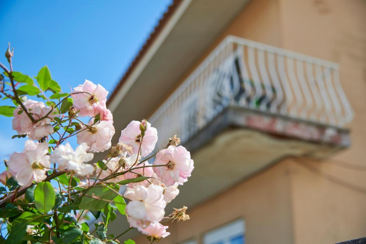 Bright Apartment With Garden In Cascaes Exterior foto