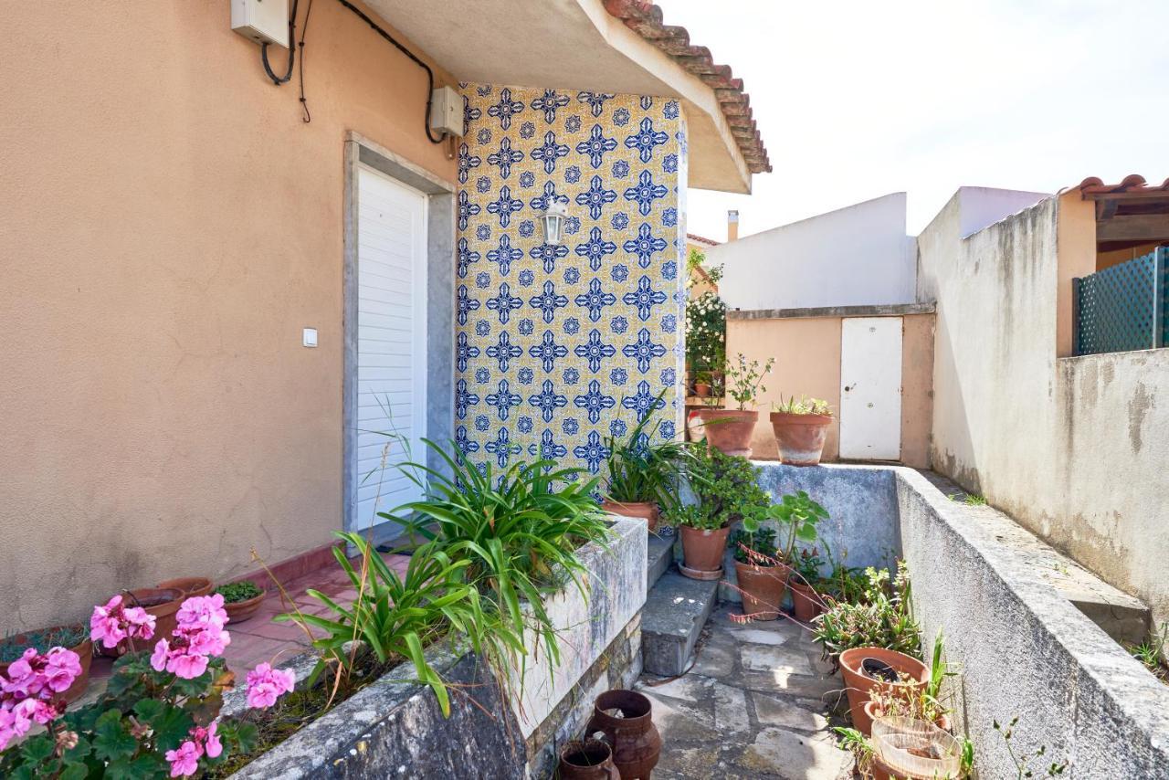 Bright Apartment With Garden In Cascaes Exterior foto